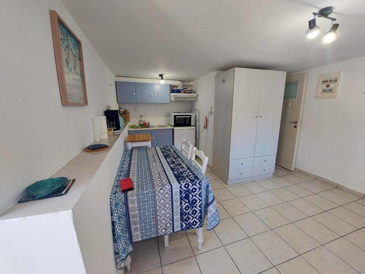 Artemis Ermoupoli Centre Appartement Pour Petit Budget Backpackers المظهر الخارجي الصورة