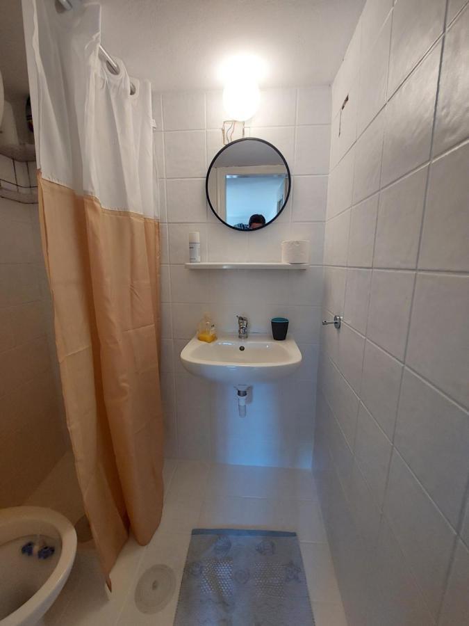 Artemis Ermoupoli Centre Appartement Pour Petit Budget Backpackers المظهر الخارجي الصورة